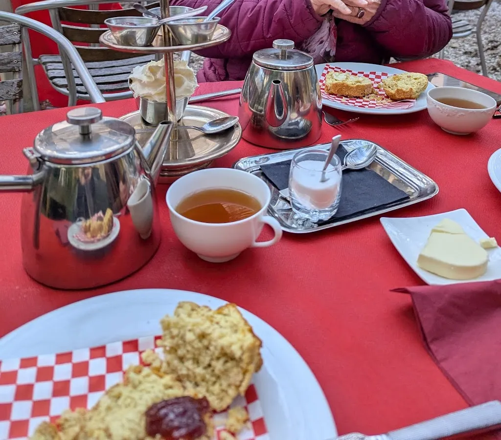 Maude Druoton_Le Cottage_Marly-le-Roi_review