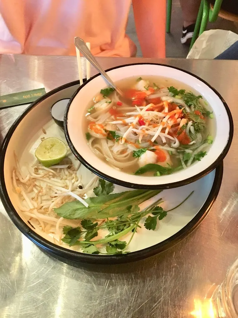 Ivorianchick1_JAMES BUN_Lieusaint_review