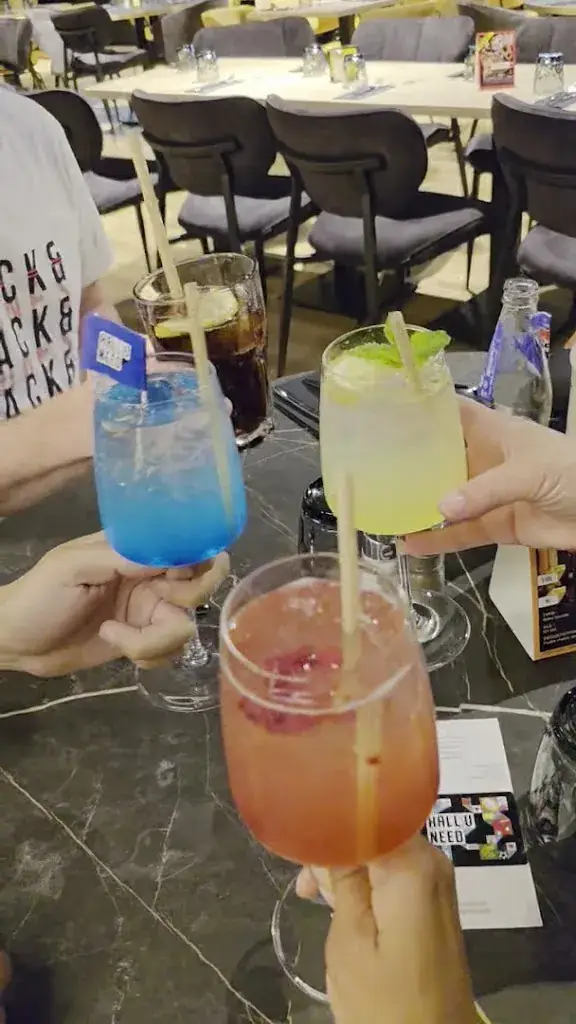 Hall U Need Carré Sénart_Lieusaint_slider_image_2