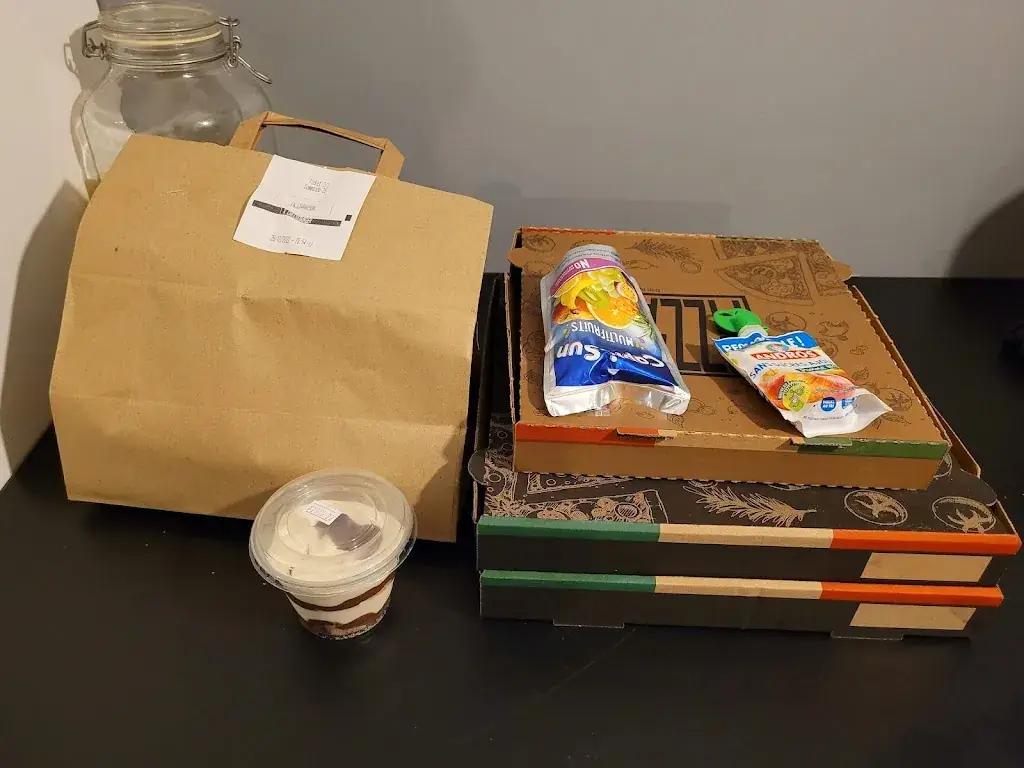 Fatima EHOURA_L'Atelier Pizzeria pasta burger Menucourt_Menucourt_review