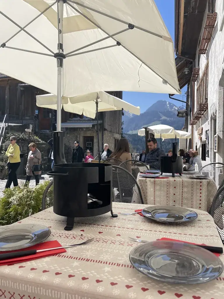 Le Bonnet Rouge_Gruyères_slider_image_1