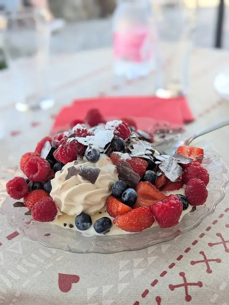 Le Bonnet Rouge_Gruyères_slider_image_2