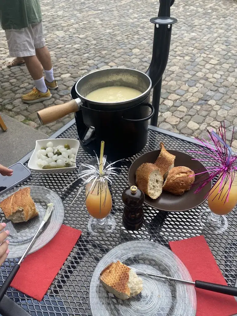 Le Bonnet Rouge_Gruyères_slider_image_3
