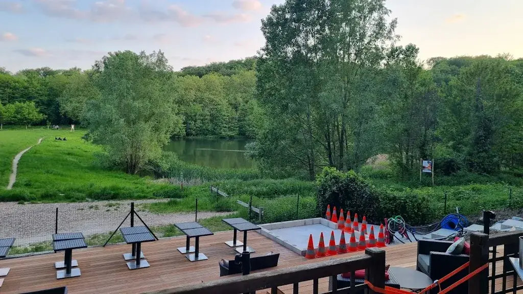 hafida ghezali_La Cabane de La Terrasse de l'Étang_Meudon_review