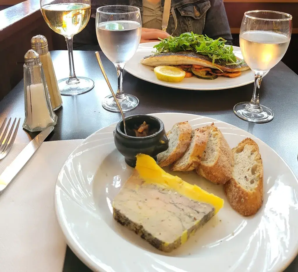 Emile Kowalski_Le bistrot de Lola_Levallois-Perret_recensione