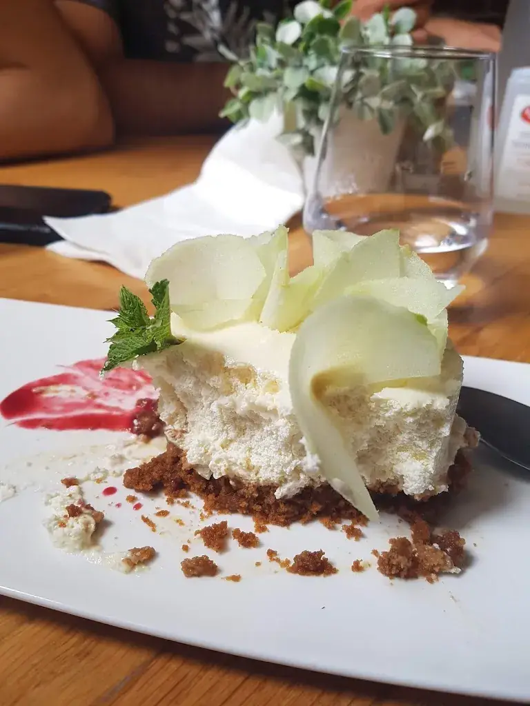 Eusebius Ngemera_Le Manly_Levallois-Perret_review