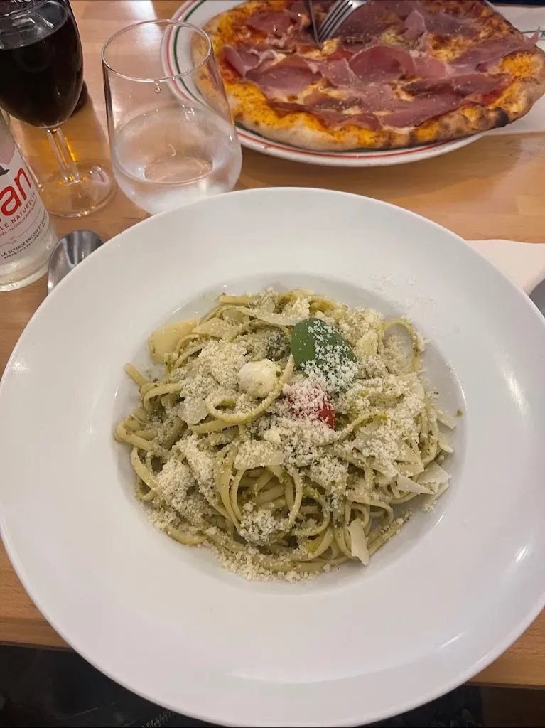 Zeina Merhi_Amore e Fantasia_Levallois-Perret_review