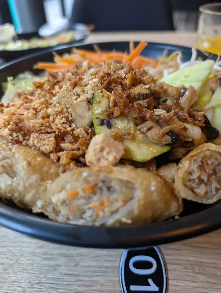 LP Linssen_Phuket town_Levallois-Perret_review