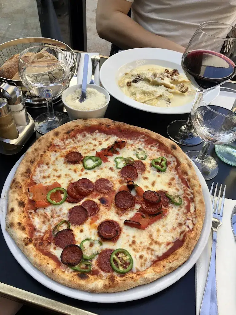 Rachel Chandra_La Piazzetta_Levallois-Perret_recensione