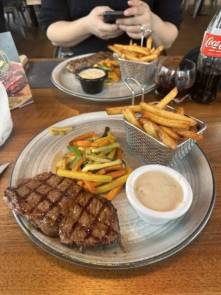 Gold Meat_Décines-Charpieu_slider_image_3