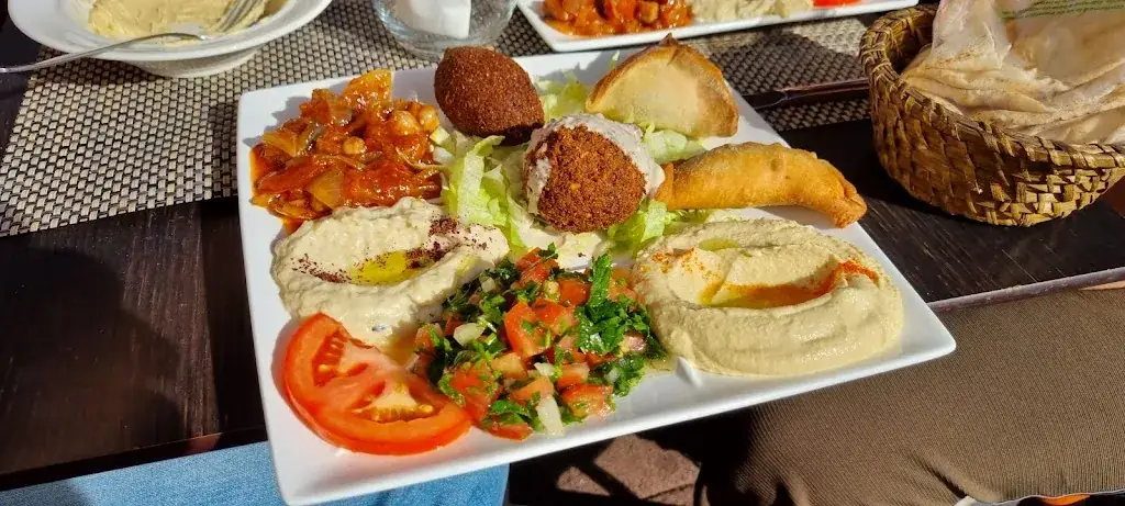 Ekachai Maskulrat_SIWAR Restaurant Libanais_Montereau-Fault-Yonne_review