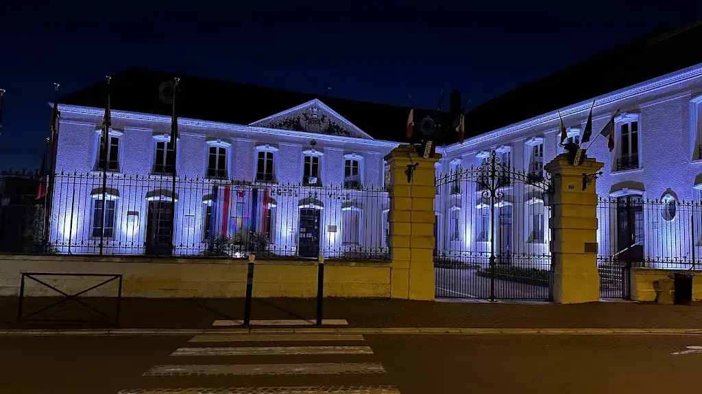 Nurain Hassan_Anatolie_Montereau-Fault-Yonne_review