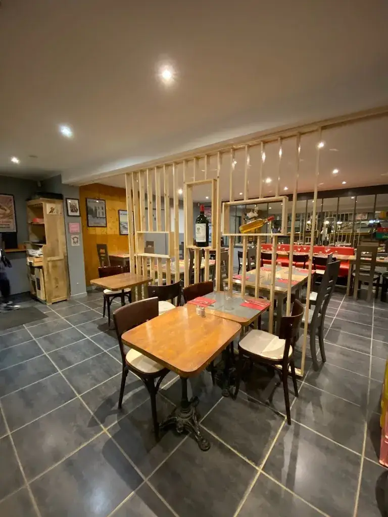 Le petit Bistrot restaurant in Montereau-Fault-Yonne