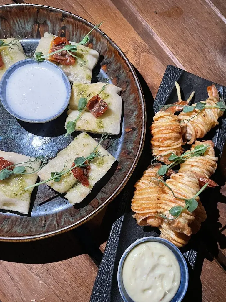 Cécile Cozéma_La Casa_Médan_review