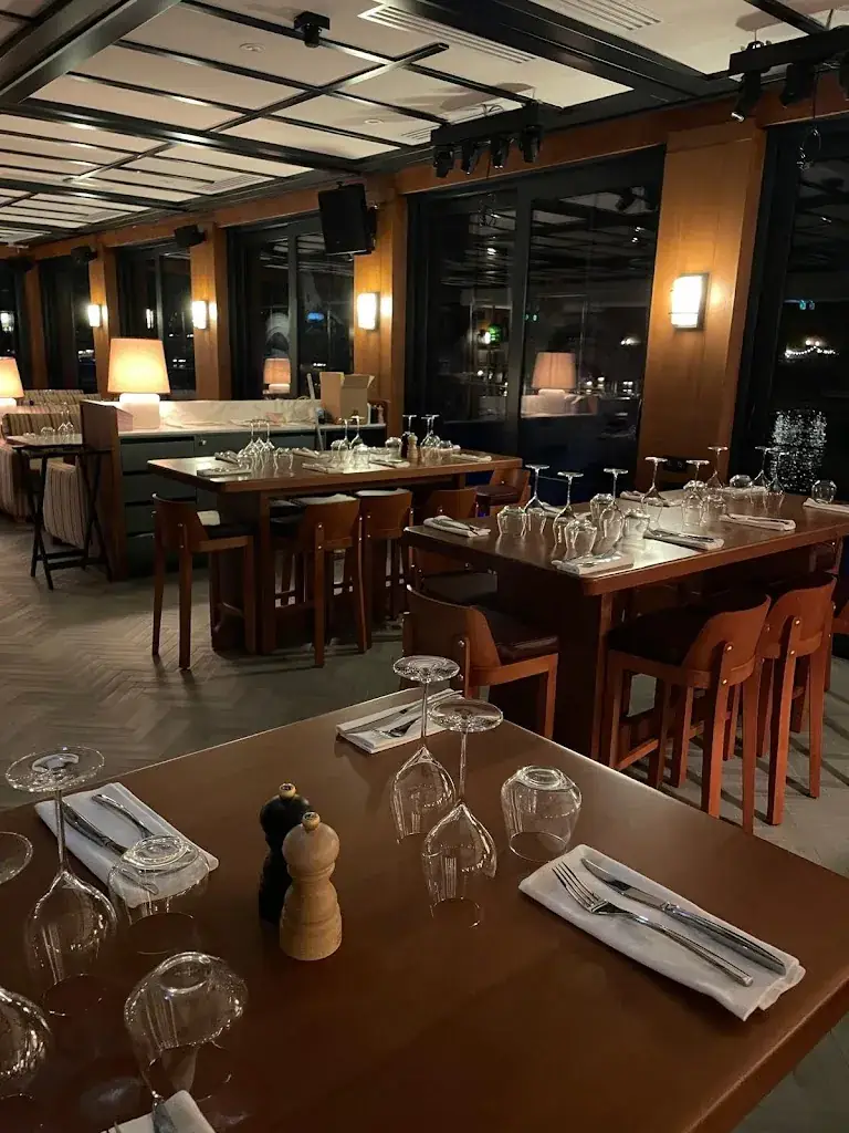 La Casa restaurant in Médan