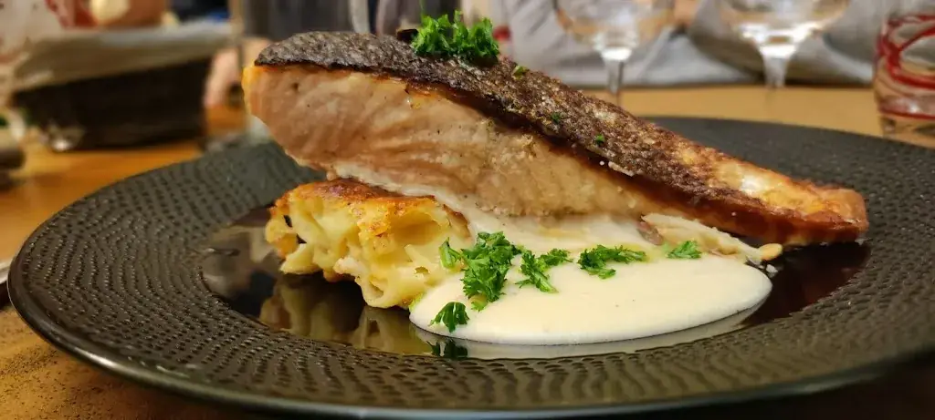 Le Restaurant Saint-Martin. restaurant à Triel-sur-Seine