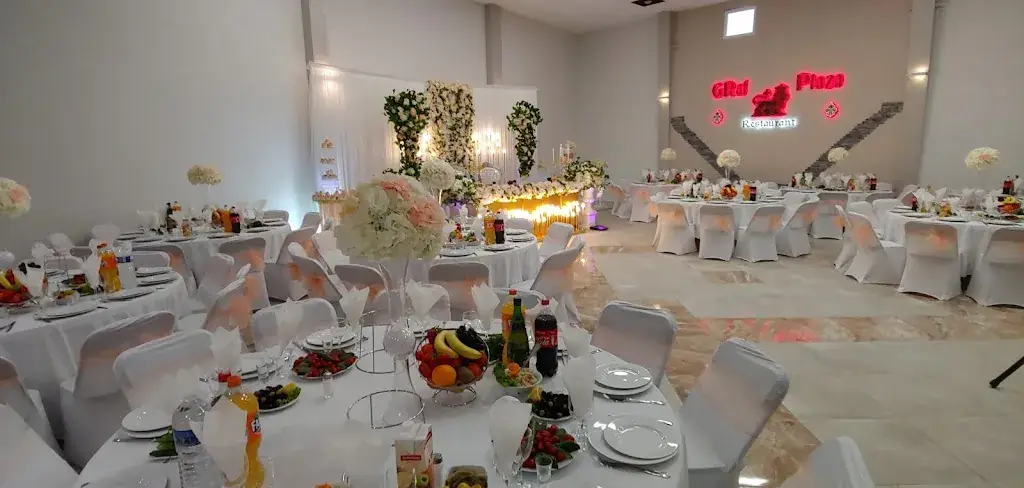 Restaurant Graf Plaza_Décines-Charpieu_slider_image_1