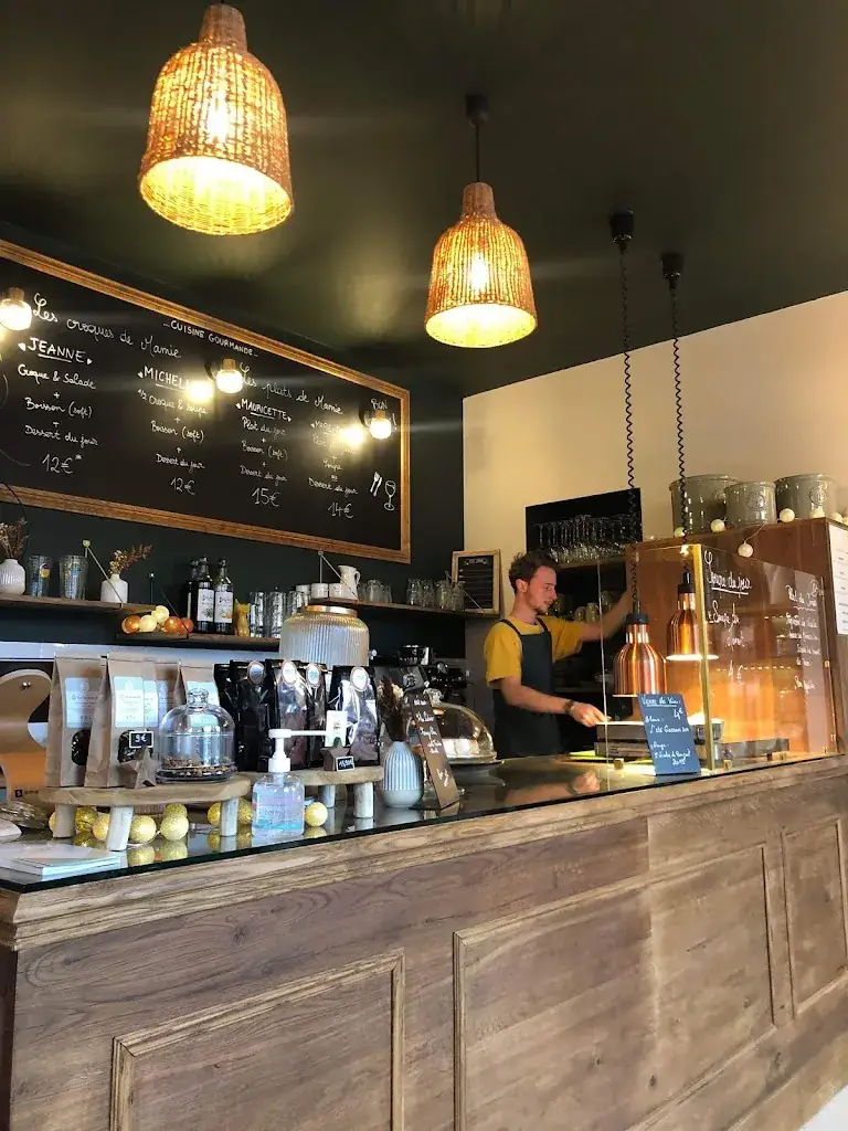 Chez Mamie restaurant in Nucourt