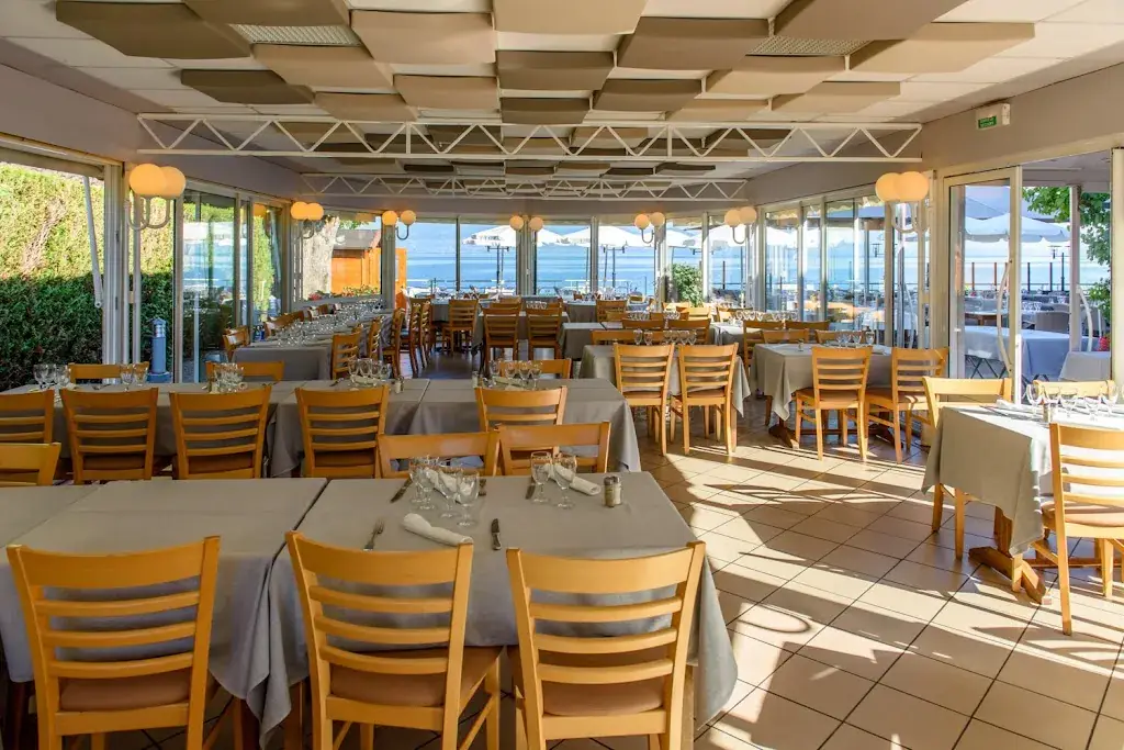 Les Cygnes restaurant in Margencel