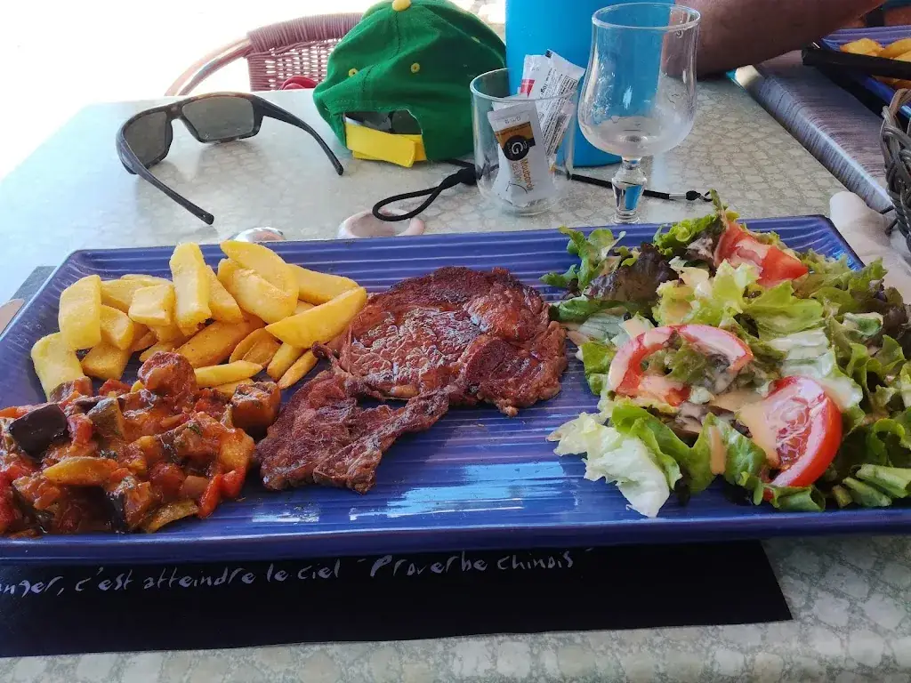 Tata Schmuch_La Petite Camargue_Décines-Charpieu_review