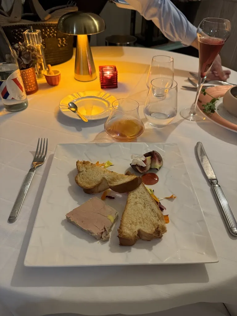 Emeline Petit_La Zolioberge_Montreuil-sur-Epte_review