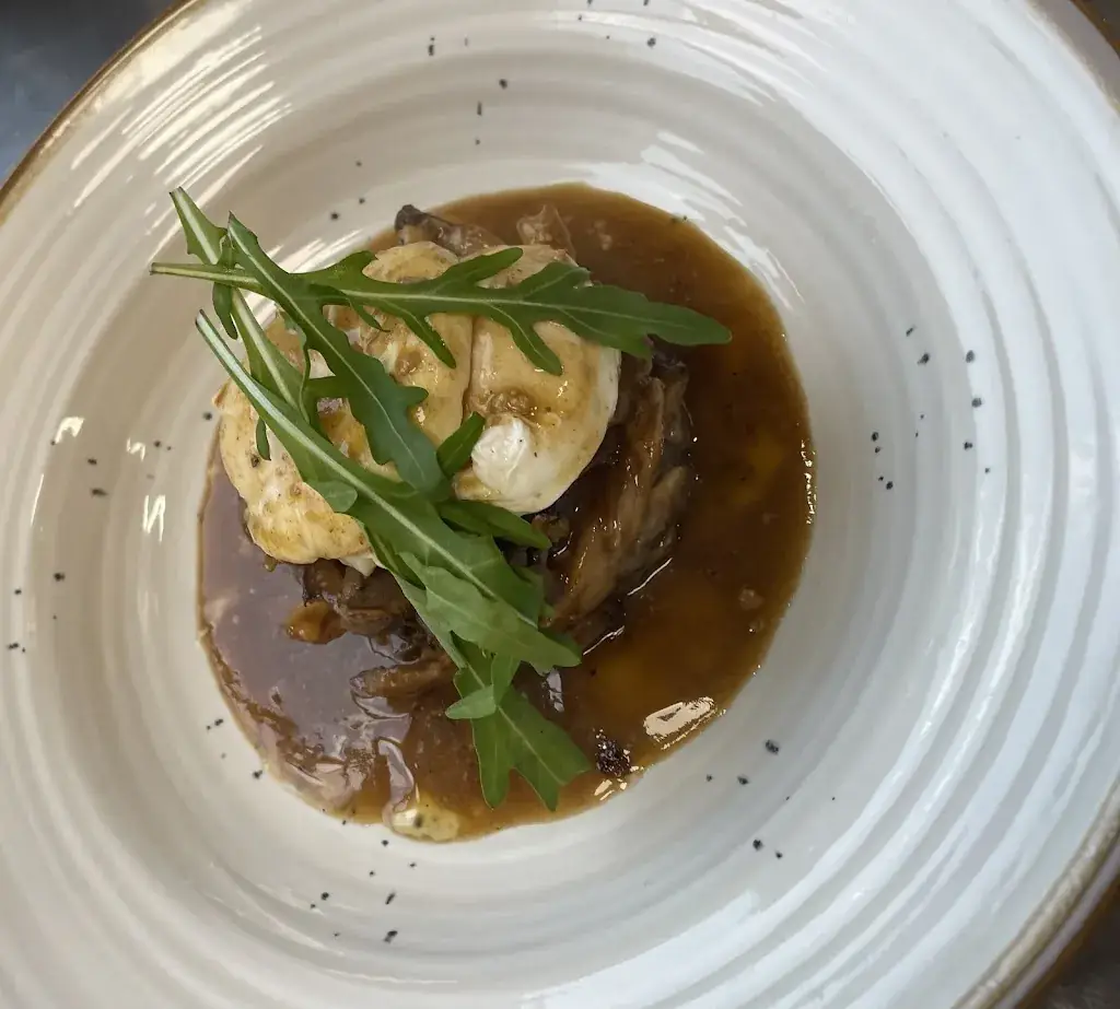 Cilia Aitidir_Le Convivial_Meulan-en-Yvelines_review