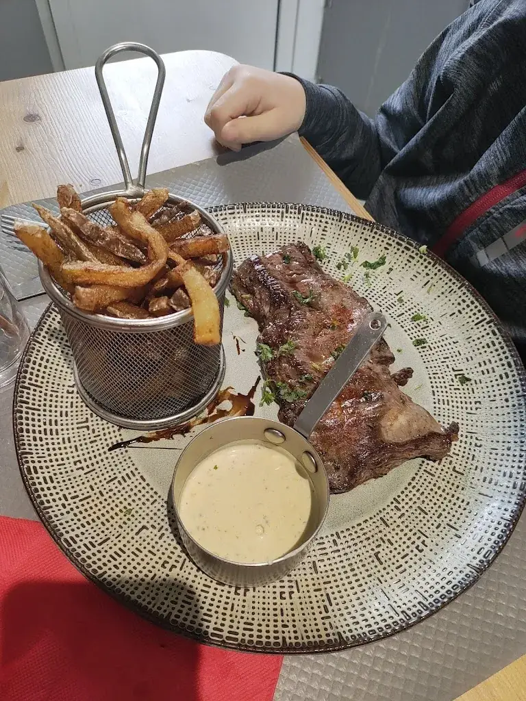 Bar des Amis_Moisenay_slider_image_2