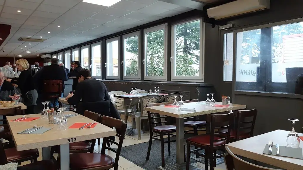 Brasserie Des Pivolles ristorante a Décines-Charpieu