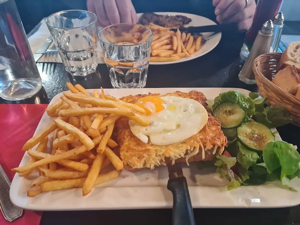 Corinne POIX-DAUDE_L Olivier Cafe_Moisselles_review