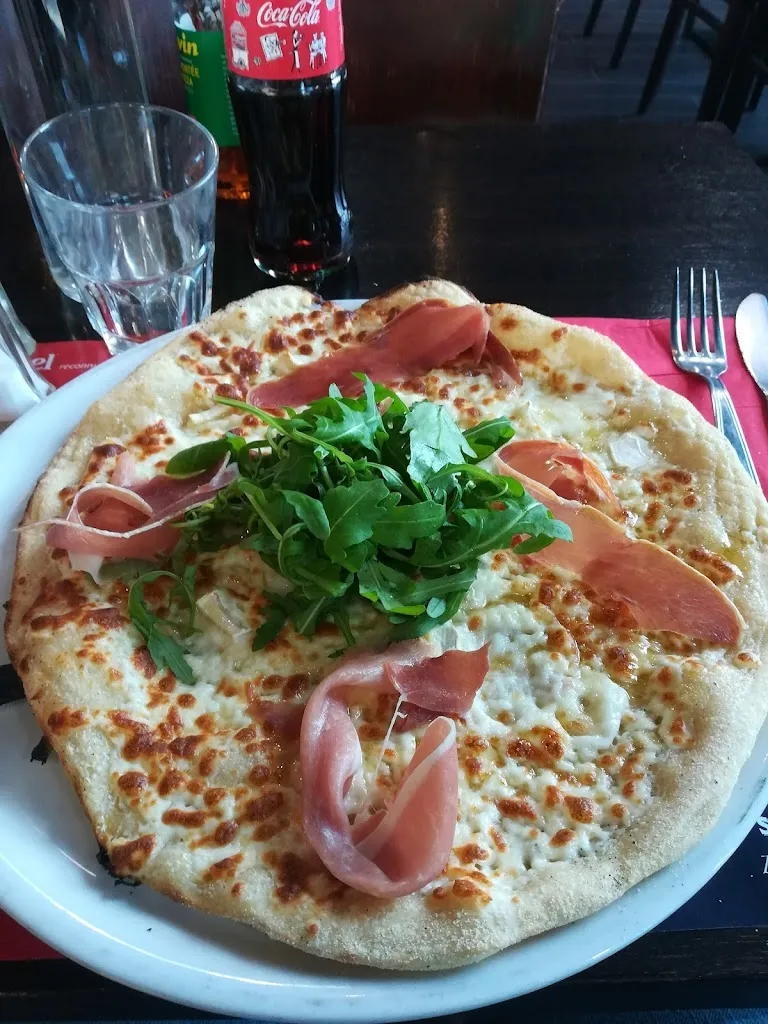 Alexandre Bailleux_L Olivier Cafe_Moisselles_review