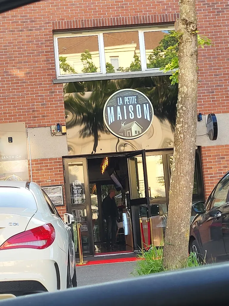 La Petite Maison_Montigny-le-Bretonneux_slider_image_1