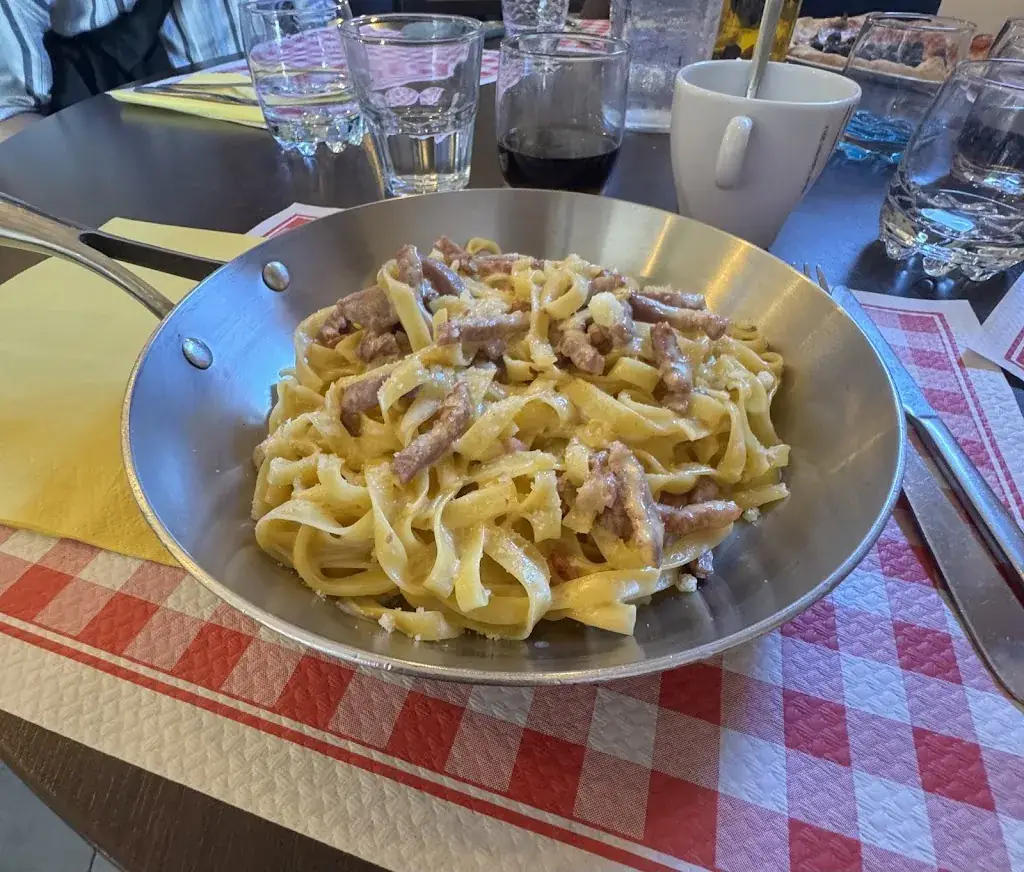 Khloe R_LA SCALA_Montgeron_review