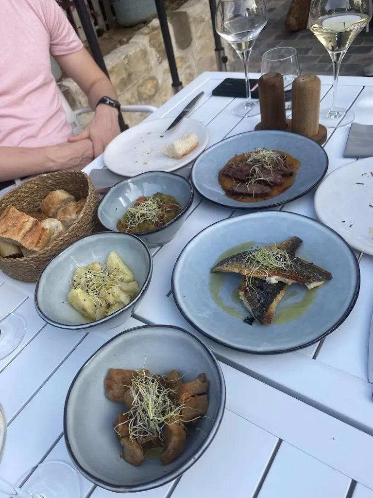 Caitlin c_Origines_Montigny-sur-Loing_review