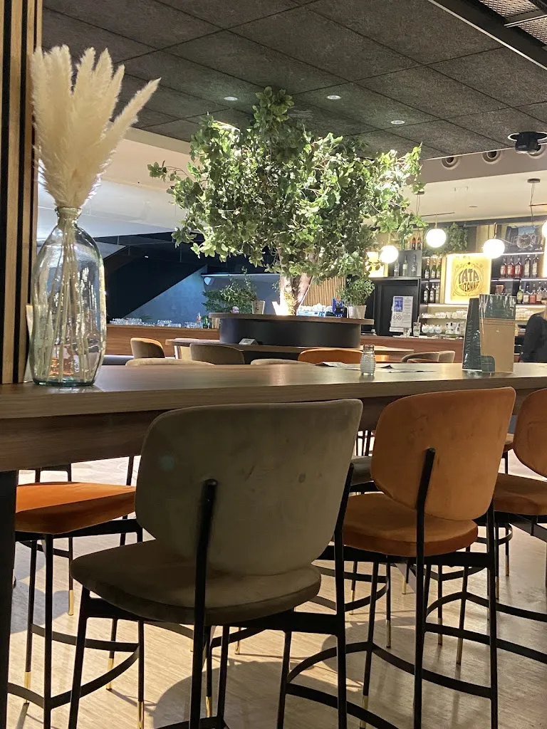 Tata Suzanne_Décines-Charpieu_slider_image_3