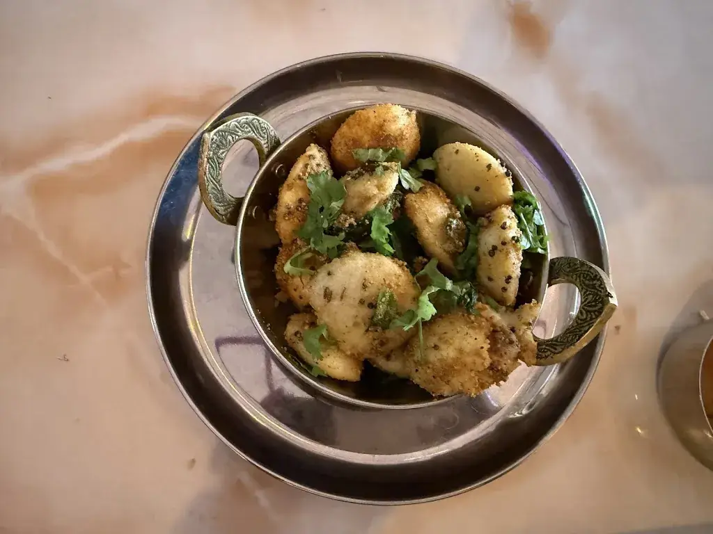 ilango ilango_AYRA Bhavan_Étampes_review