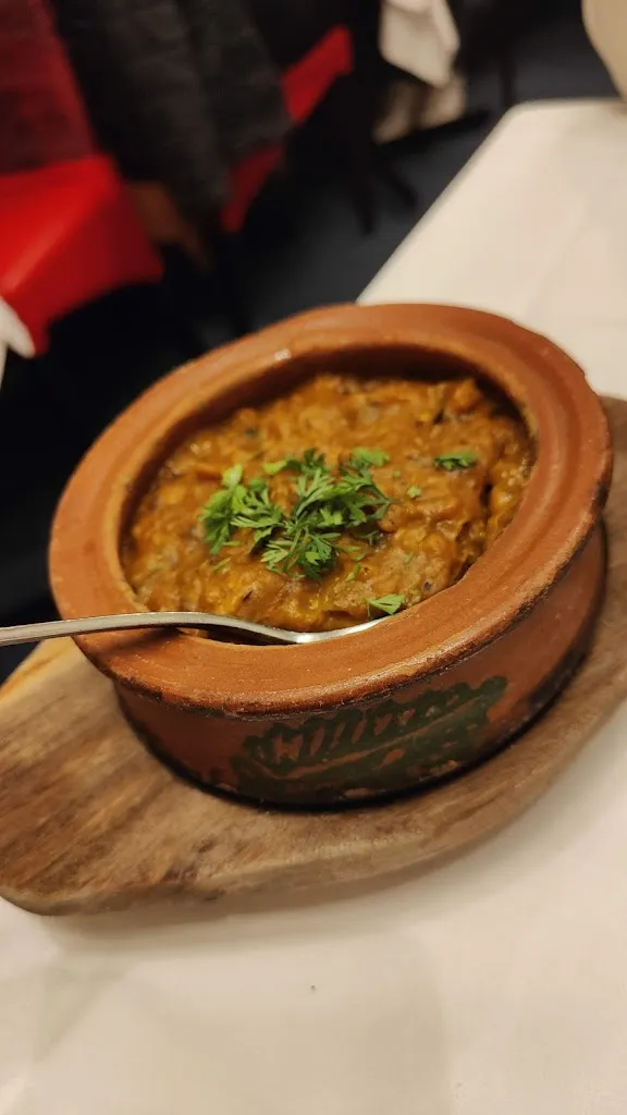 Andrea Moro_Salam Bombay_Morsang-sur-Orge_review