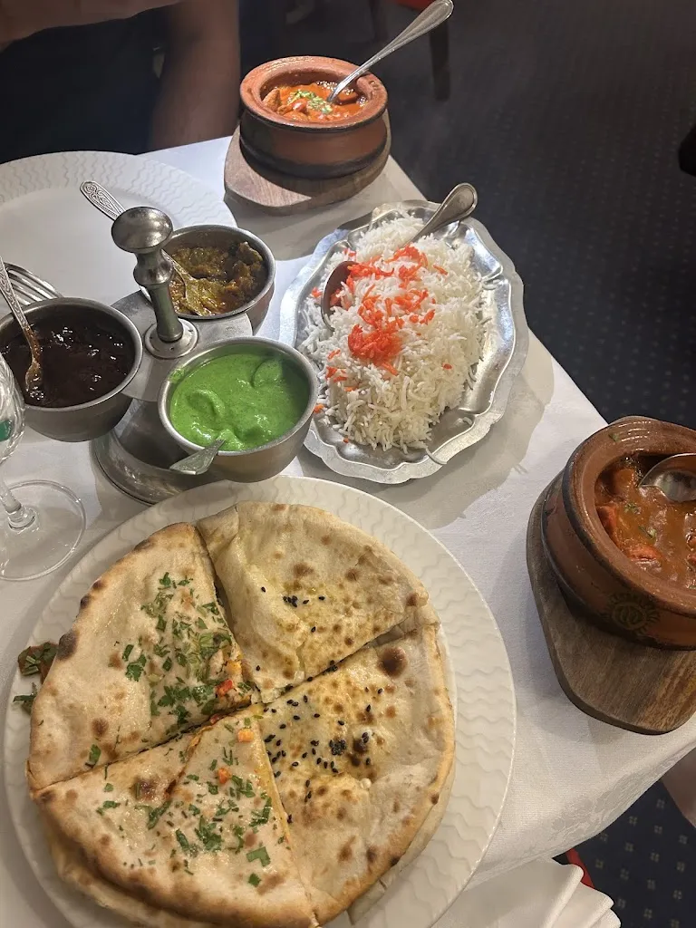 Salam Bombay_Morsang-sur-Orge_slider_image_3