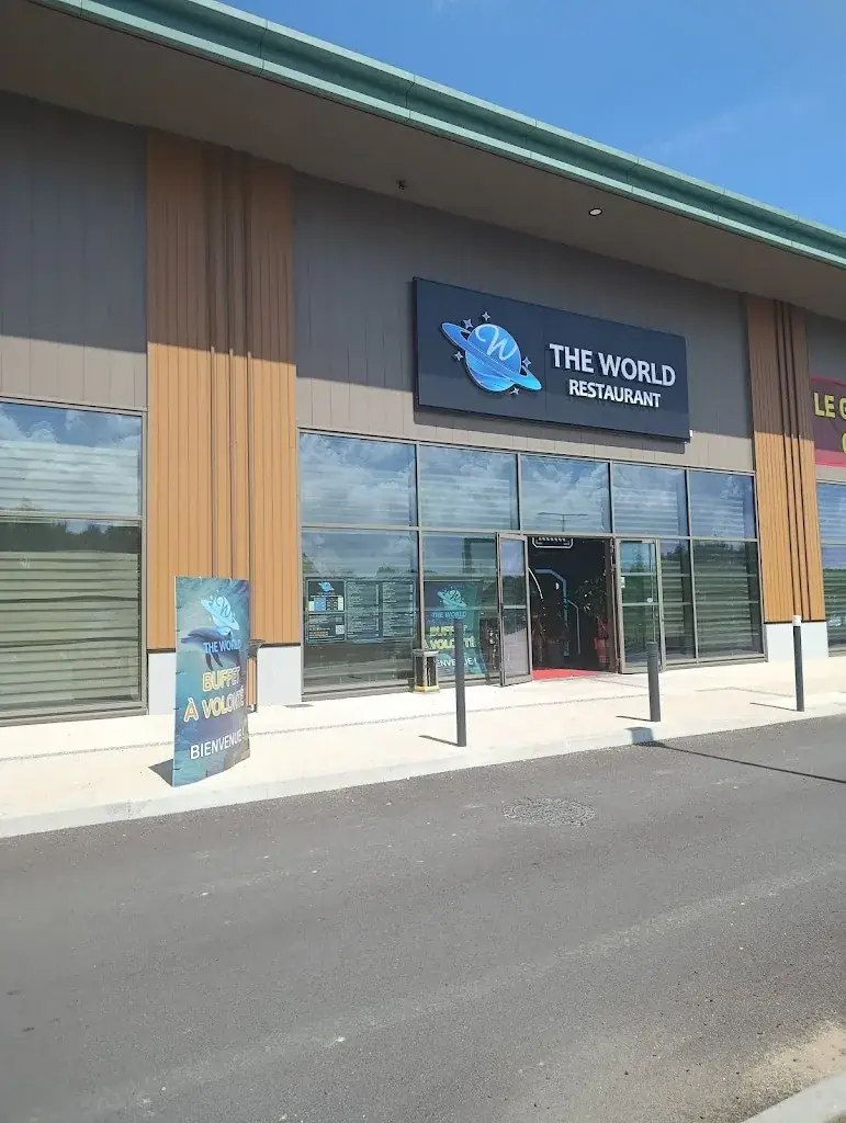 THE WORLD restaurant in Mours