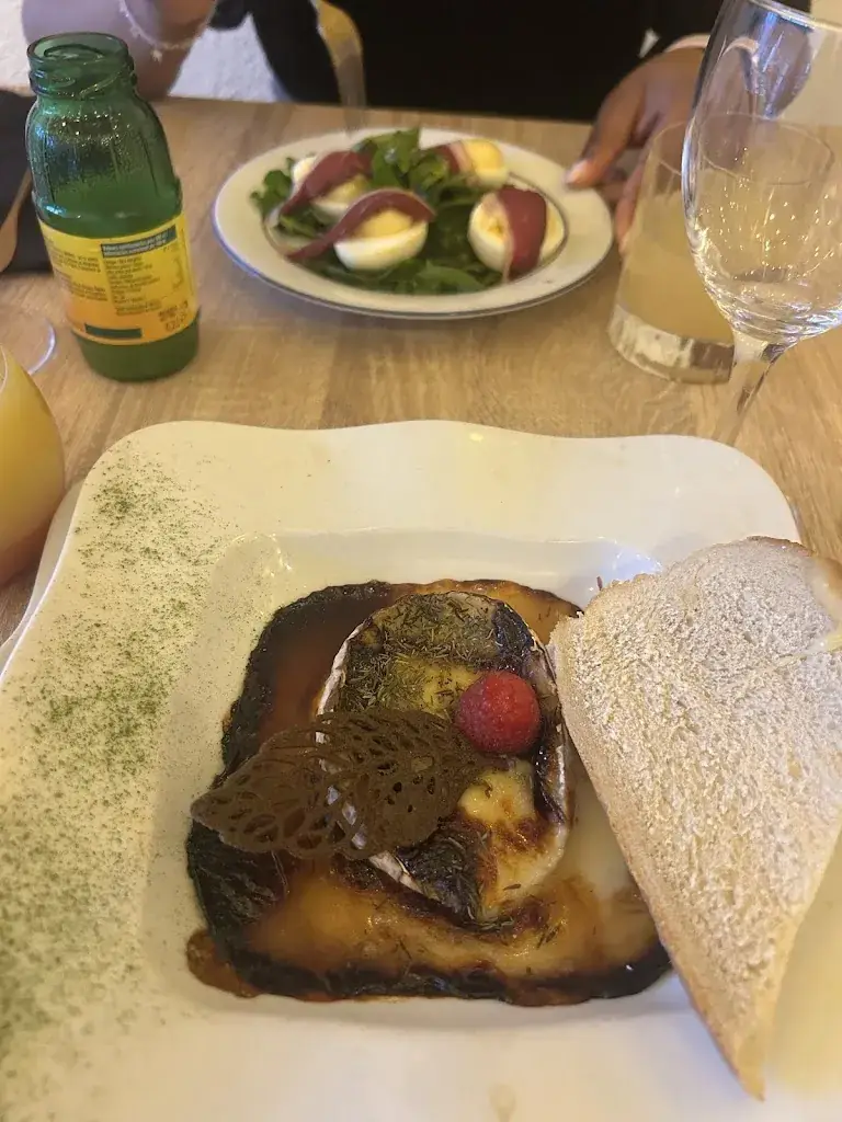 Marie-Ange Manga_LA PALETTE_Moret-sur-Loing_review