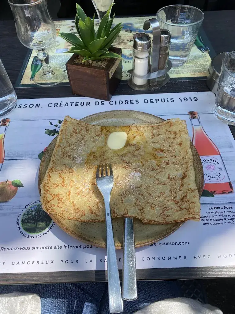 Hat Y._Gavotine_Moret-Loing-et-Orvanne_review