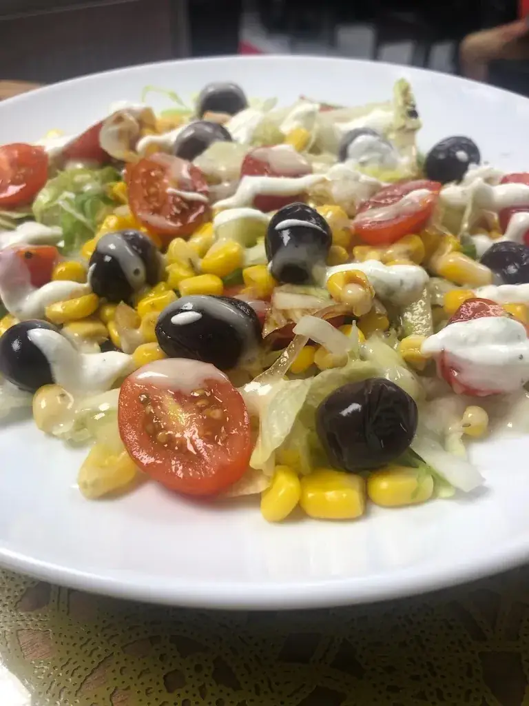 Le Savoureux restaurant in Moret-Loing-et-Orvanne