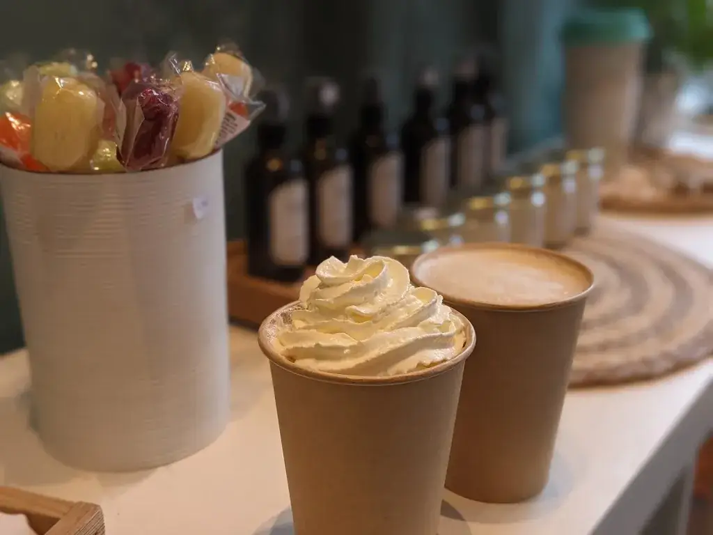 Ciara McConnell_Roslina Café_Moret-Loing-et-Orvanne_Bewertung