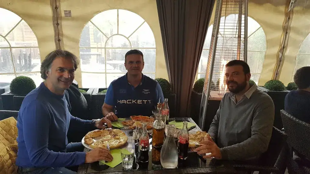 Dusan Odza_Villa Roma_Orgeval_review