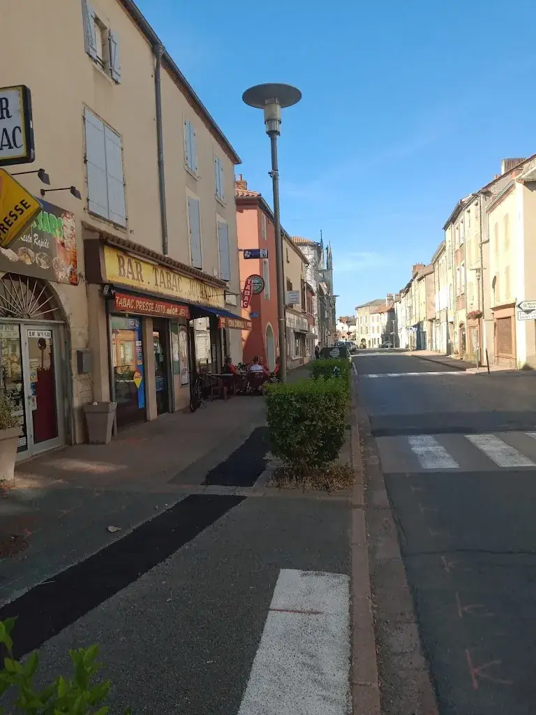 L'Aigueperse restaurant in Aigueperse