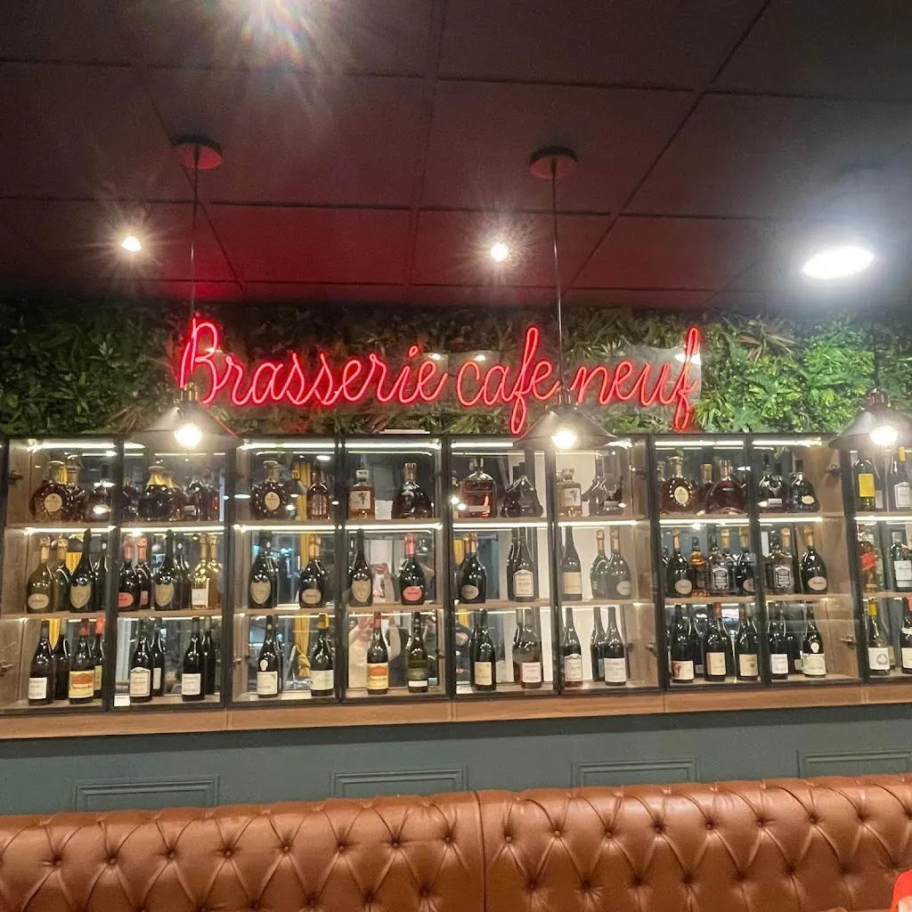 Cafe Neuf restaurant in Décines-Charpieu