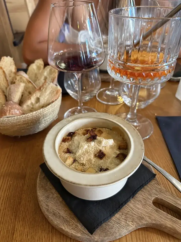 Valentin Joly_Aux Armes de La Ville_Mormant_review