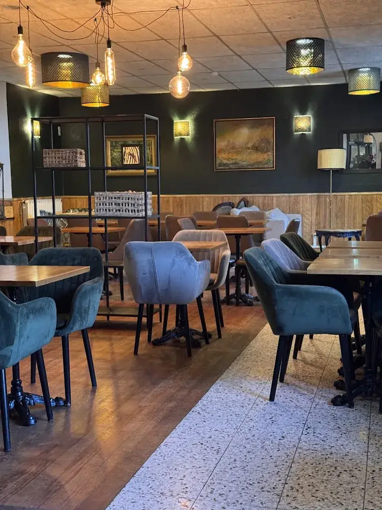 Aux armes de la ville_Mormant_slider_image_2