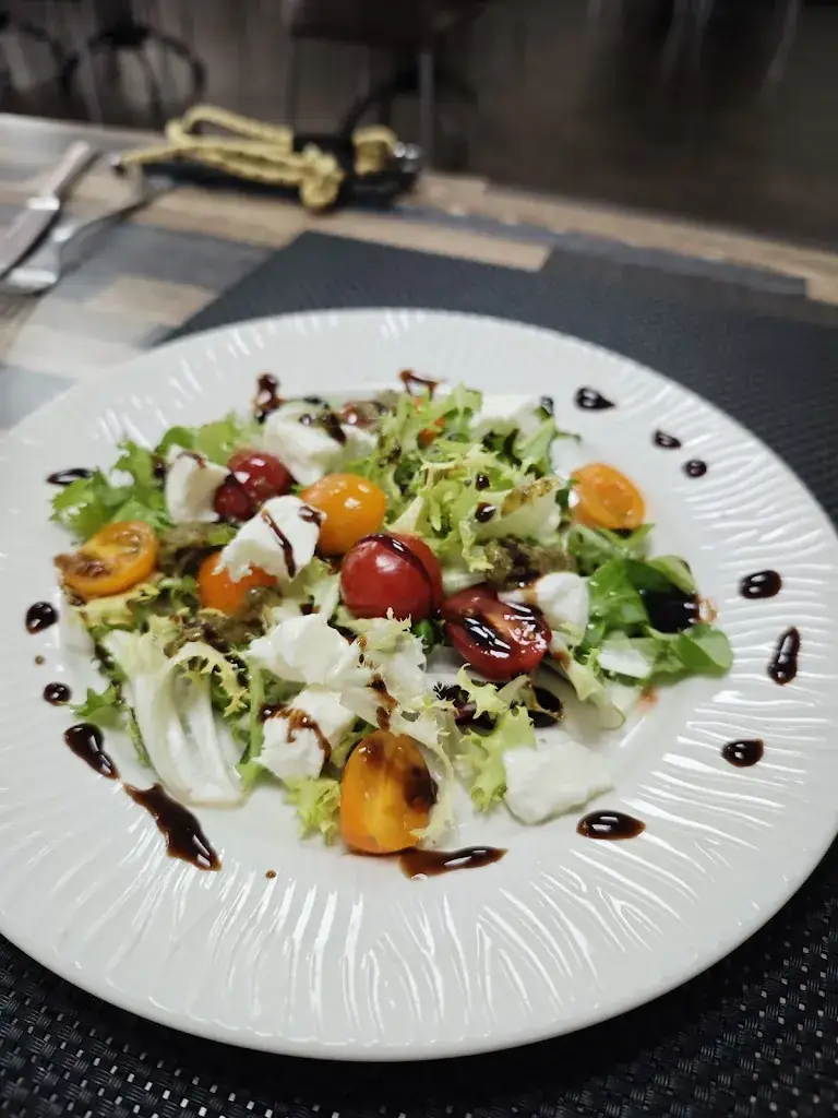 Josy Leblanc_La Cabalesta_Décines-Charpieu_review