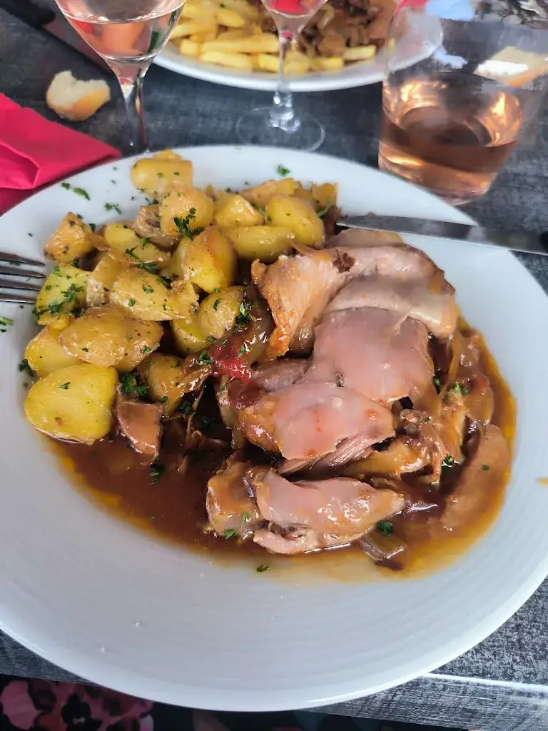 Amanda Gatti_CAFÉ DES SPORTS_Neauphle-le-Château_review