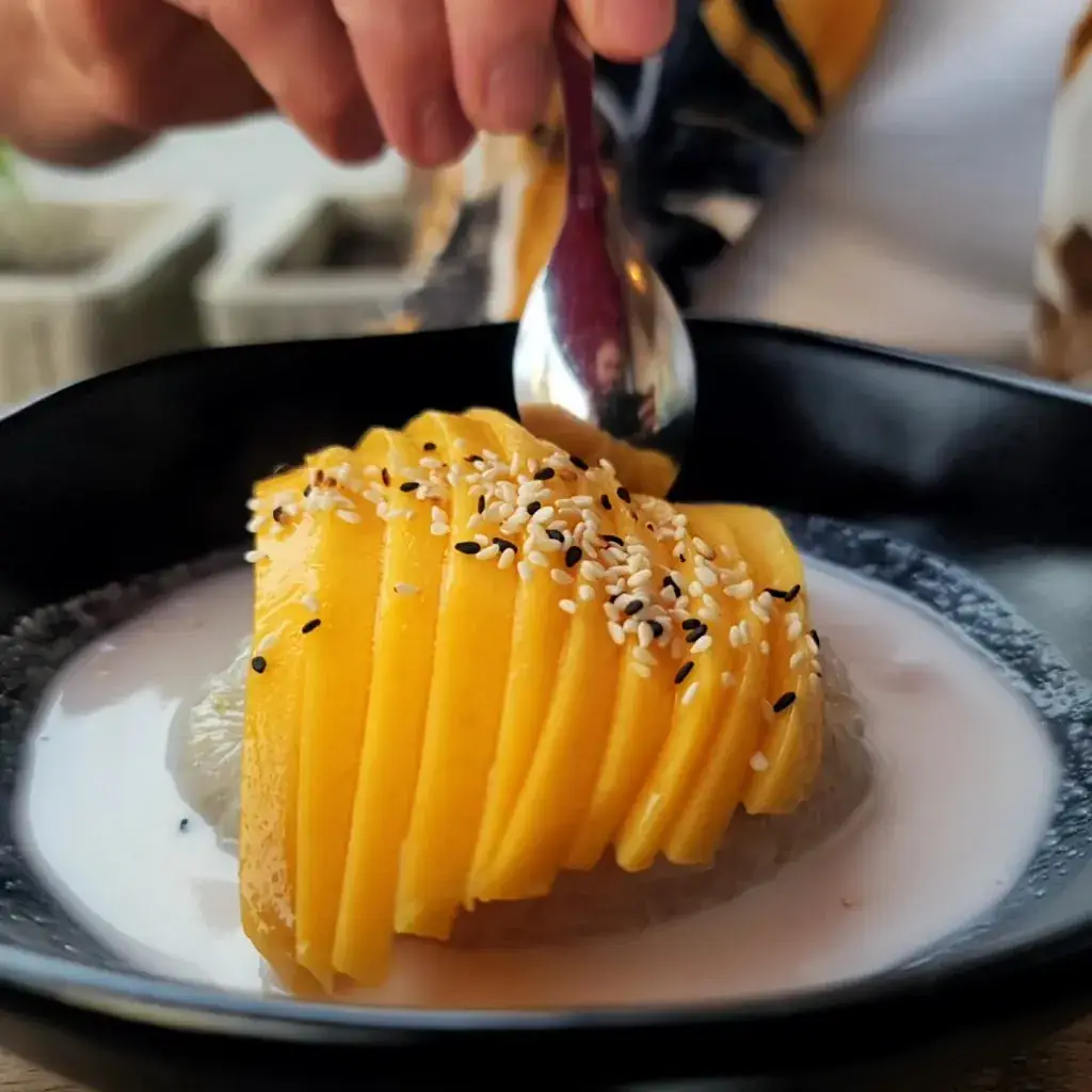 Chào ban_Mitry-Mory_slider_image_2